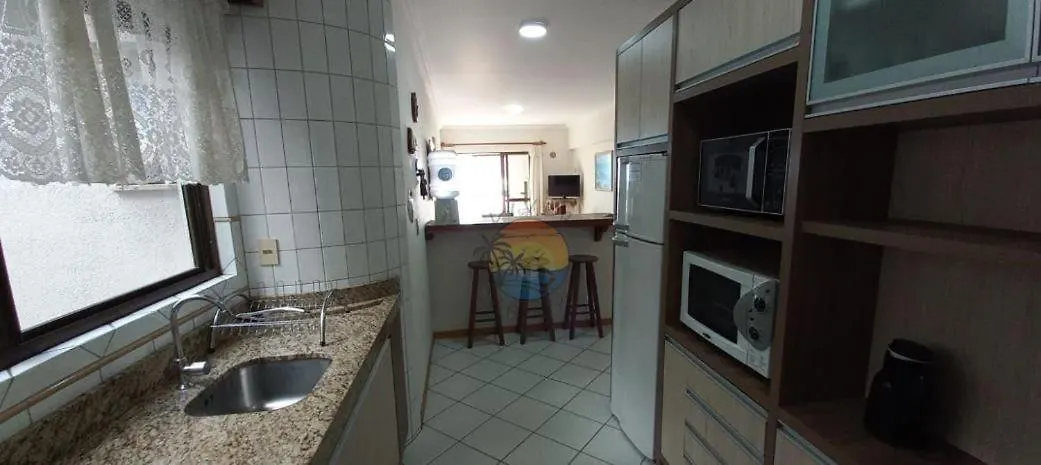 Apartamento Alto Padrao Com Vista Ao Mar Na Avenida Principal Da Praia Ao Lado De Comercio Em Geral Bombinhas