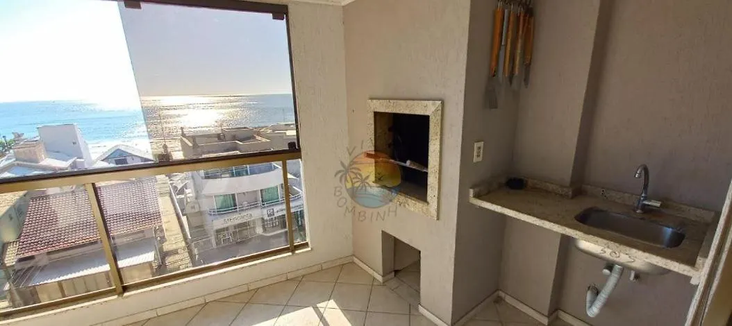 Apartamento Alto Padrao Com Vista Ao Mar Na Avenida Principal Da Praia Ao Lado De Comercio Em Geral بومبينهاس البرازيل